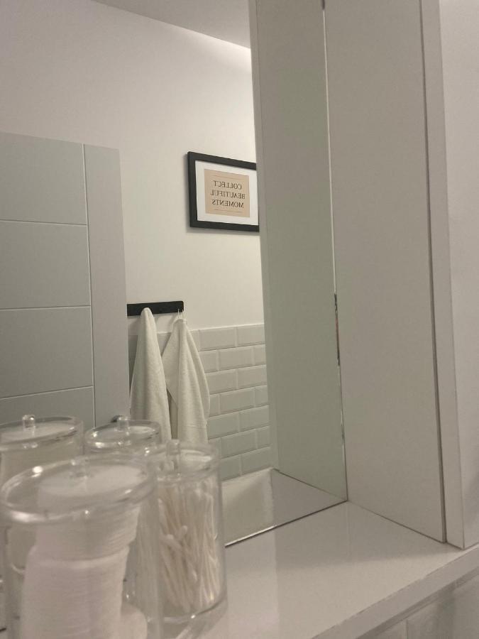 Garsoniera In Complex Rezidential Apartman Bukarest Kültér fotó